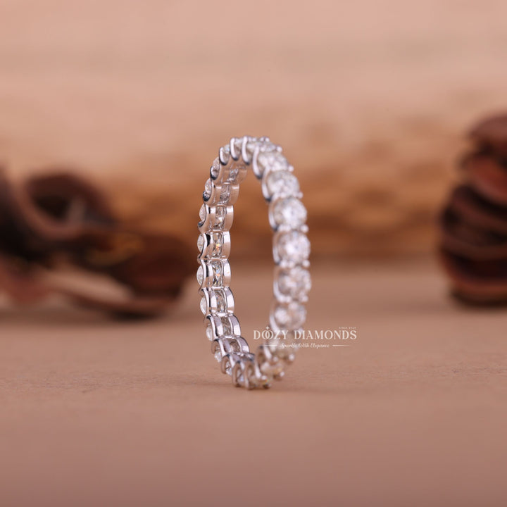 Round EF/VVS Lab Grown Diamond Shared Prongs Full Eternity Wedding Band