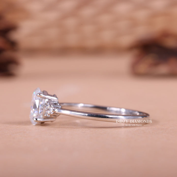 2.0CT-3.0CT Oval E/VS1 Lab Created Diamond Cluster Engagement Ring