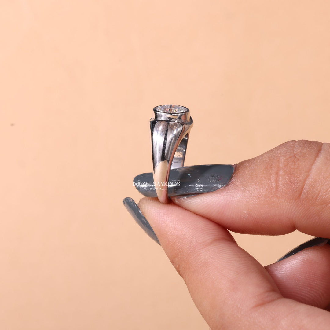 1.0CT-2.0CT Round Cut E/VS1 Lab Grown Diamond Dome Engagement Ring
