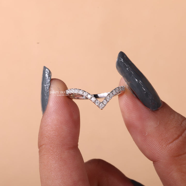 Round Cut Lab Grown Diamond EF/VVS Curved Wedding Band