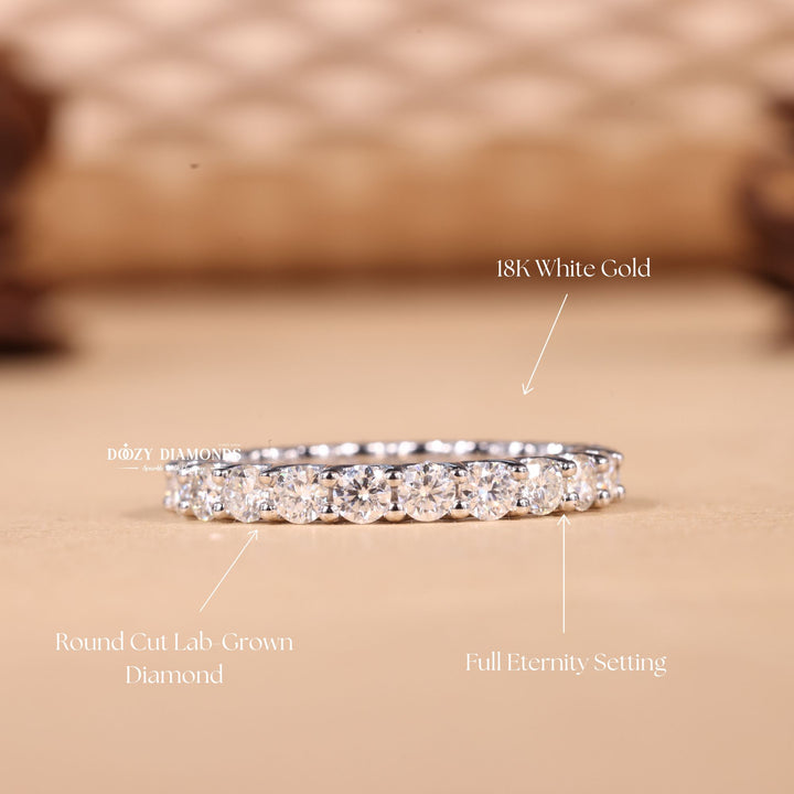 Round Cut Lab Grown Diamond EF/VVS Shared Prongs Wedding Band