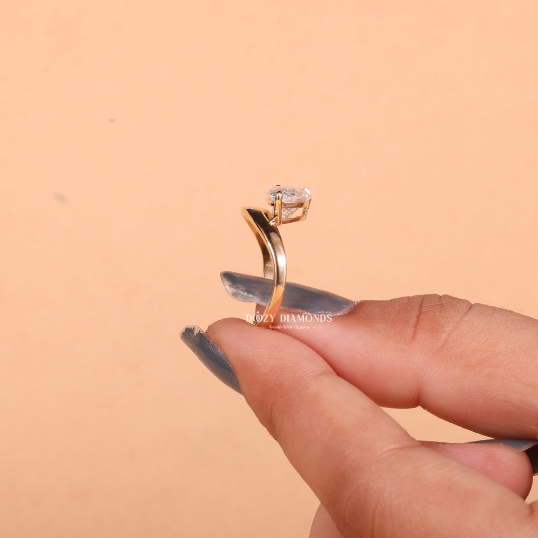 2.0CT-3.0CT East West Pear E/VS1 Lab Grown Diamond Unique Wave Engagement Ring