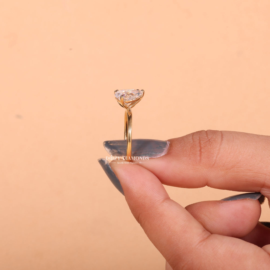 Pear & Oval Cut Lab Grown Diamond E/VS2 Toi et Moi Engagement Ring