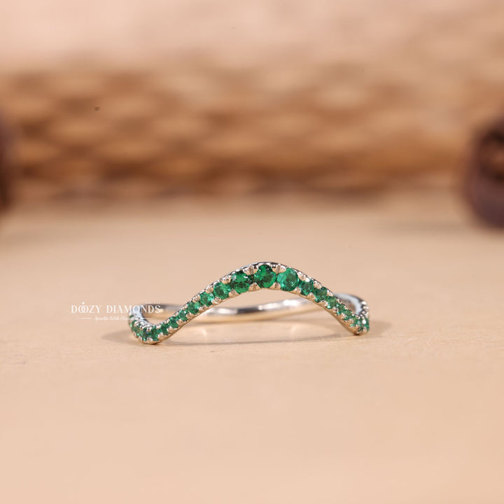 Green Round Cut Lab Grown Diamond EF/VVS Waves Wedding Band