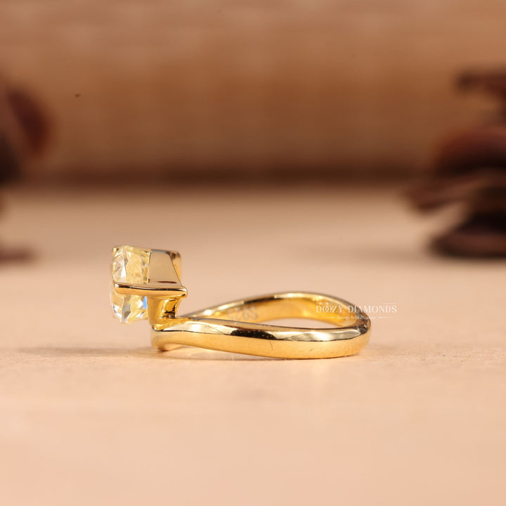 2.0CT-3.0CT Yellow Pear Cut E/VS1 Lab Grown Waves Diamond Engagement Ring