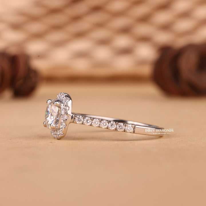0.50CT-1.50CT Round Cut F/VS1 Lab Grown Diamond Halo Engagement Ring