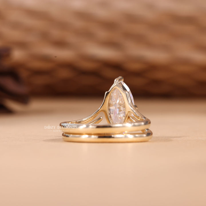 2.0CT Marquise Cut EF-VS2 Lab Grown Eve Diamond Ring with Gold Plain Band