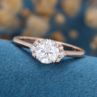 0-68-ct-round-shaped-moissanite-cluster-engagement-ring-5