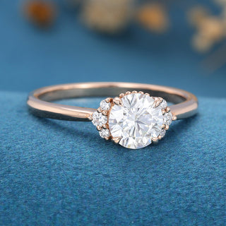 round-shaped-moissanite-cluster-engagement-ring-4