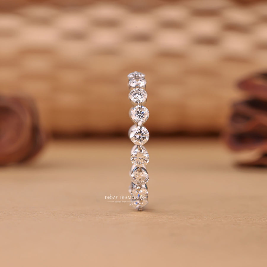 Round diamond band, Round diamond wedding band, Round diamond eternity band, Round diamond anniversary band, Round diamond ring, Round diamond ring band, Round diamond engagement band,