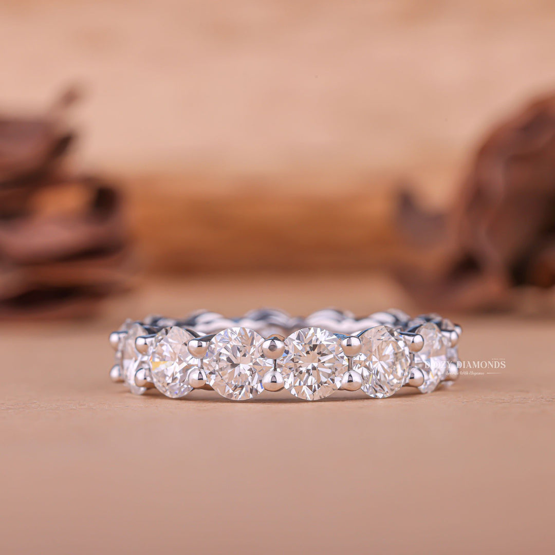 Round diamond band filigree, Round diamond band comfort fit, Round diamond band knife edge, Round diamond band twisted, Round diamond band curved, 