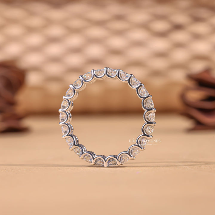 Round diamond band yellow gold, Round diamond band for women, Round diamond band for men, Round diamond band for couples, Round diamond band vintage, Round diamond band antique,