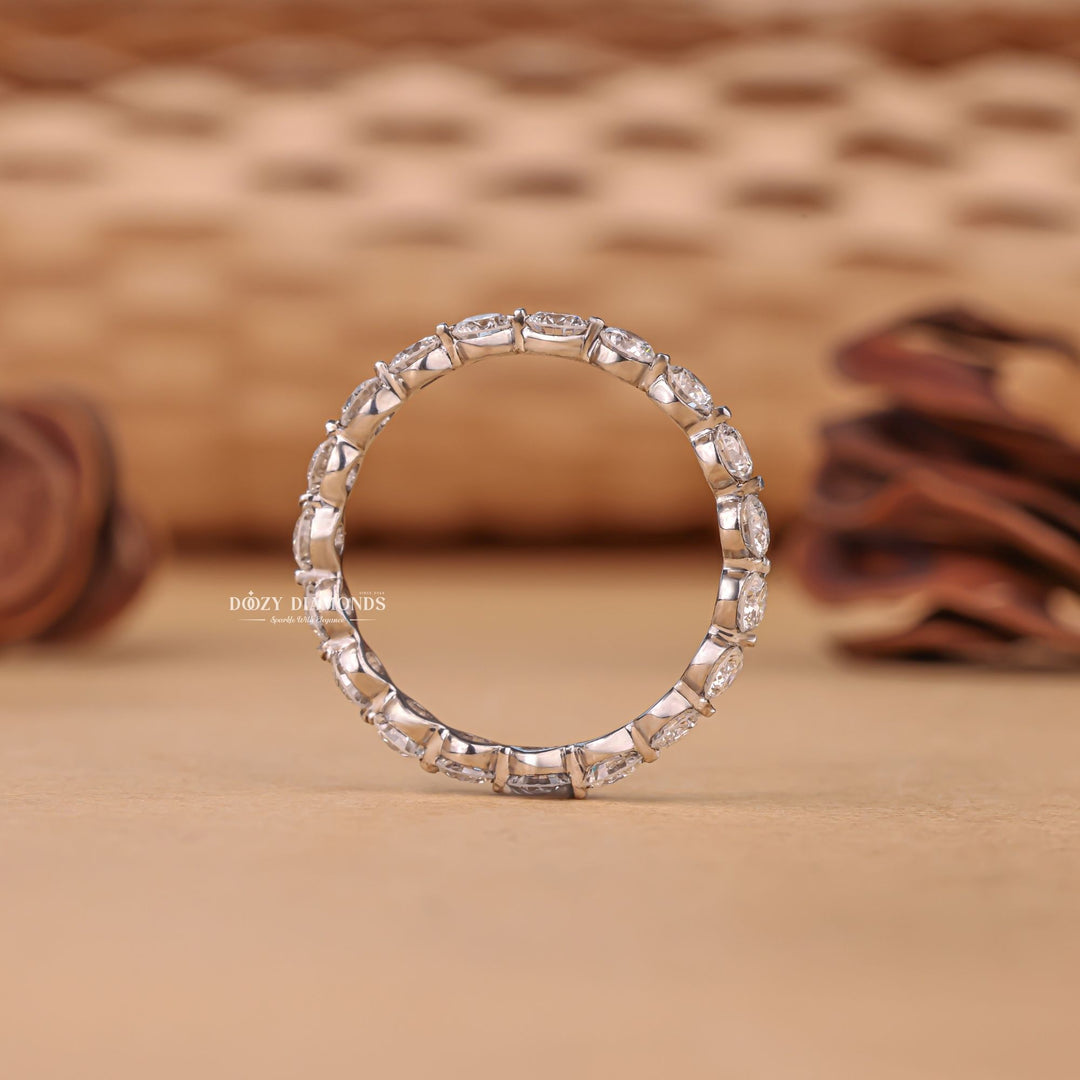 Round diamond band full eternity, Round diamond band solitaire, Round diamond band with side stones, Round diamond band stackable, Round diamond band milgrain, Round diamond band filigree, 