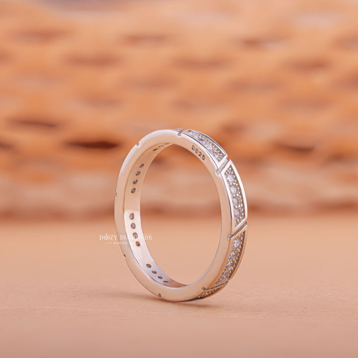 Round diamond band for couples, Round diamond band vintage, Round diamond band antique, Round diamond band pave, Round diamond band channel set, Round diamond band prong set, 