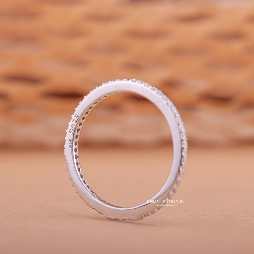 Round diamond band for women, Round diamond band for men, Round diamond band for couples, Round diamond band vintage, Round diamond band antique, Round diamond band pave, Round diamond band channel set, Round diamond band prong set