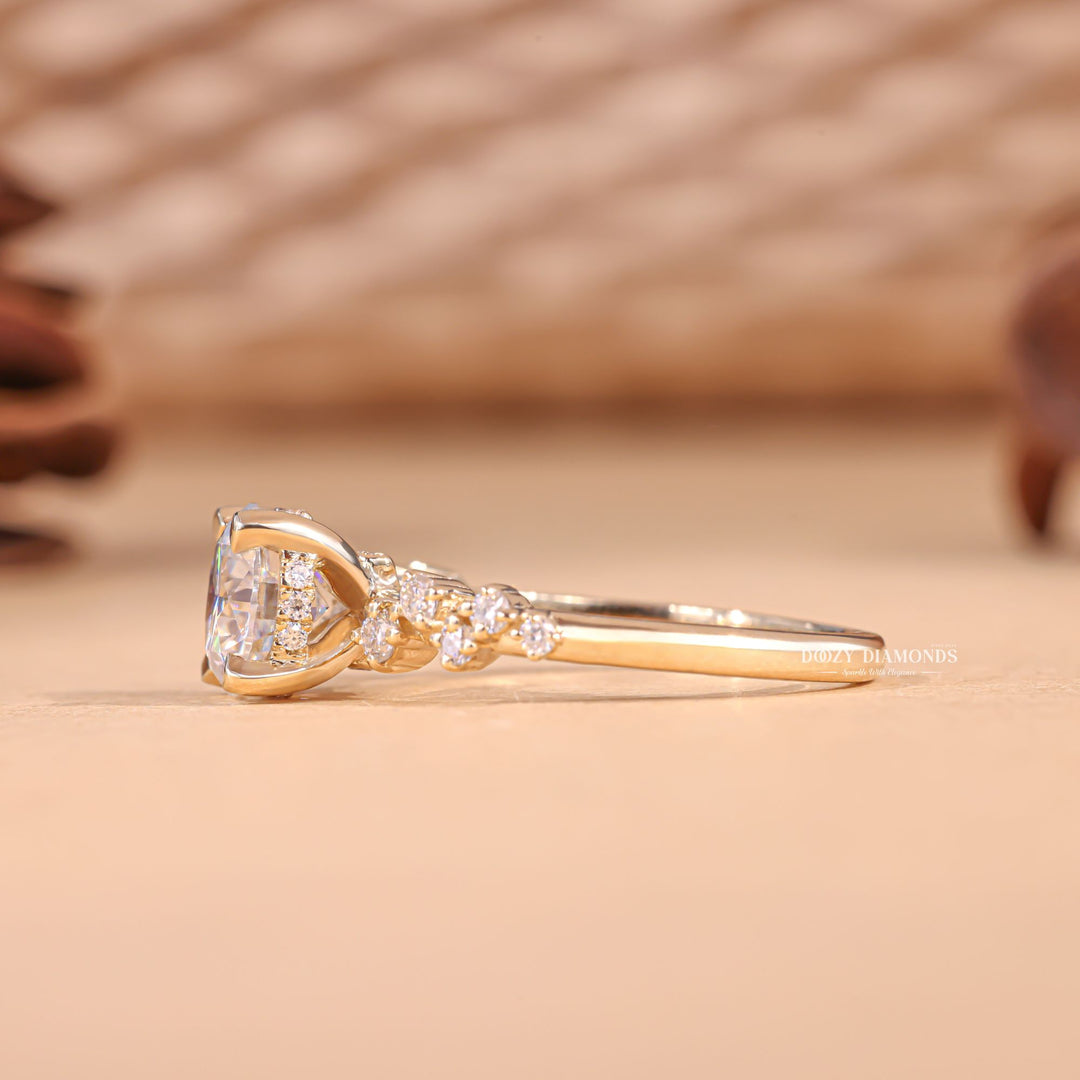 Round halo diamond engagement ring, Round brilliant cut diamond engagement ring, Round ideal cut diamond engagement ring, Round excellent cut diamond engagement ring, Round very good cut diamond engagement ring, 