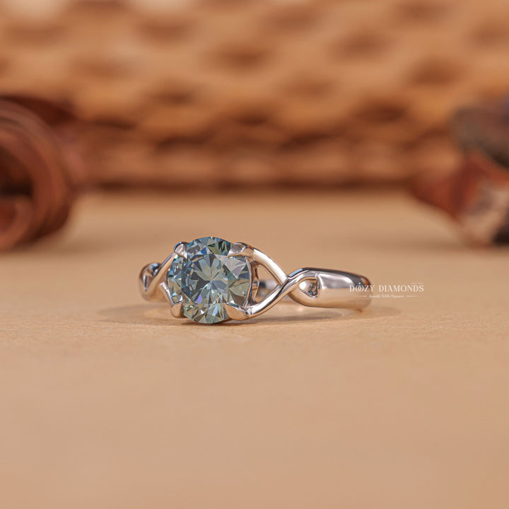 Round made-to-order diamond engagement ring, Round personalized diamond engagement ring, Round exclusive diamond engagement ring, 