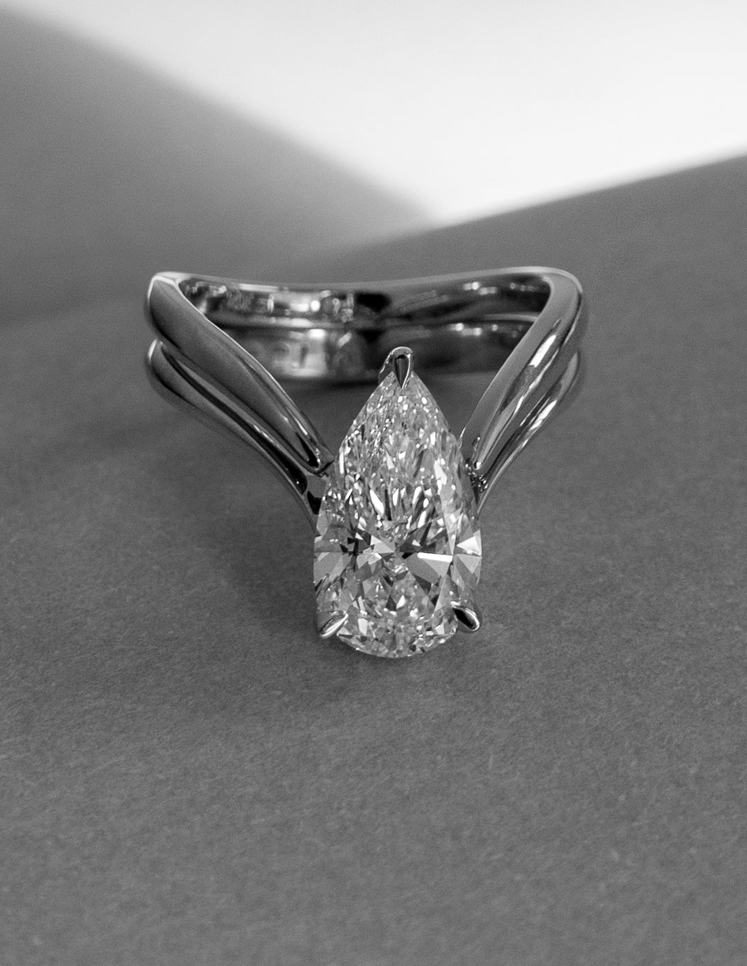 1.50CT Pear F-VS Lab Grown Eve Wedding Ring with V Shape Open Band