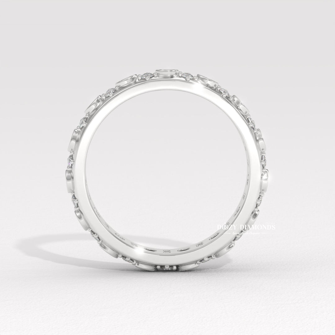 Stackable diamond band
Scattered diamond band
Low profile engagement ring