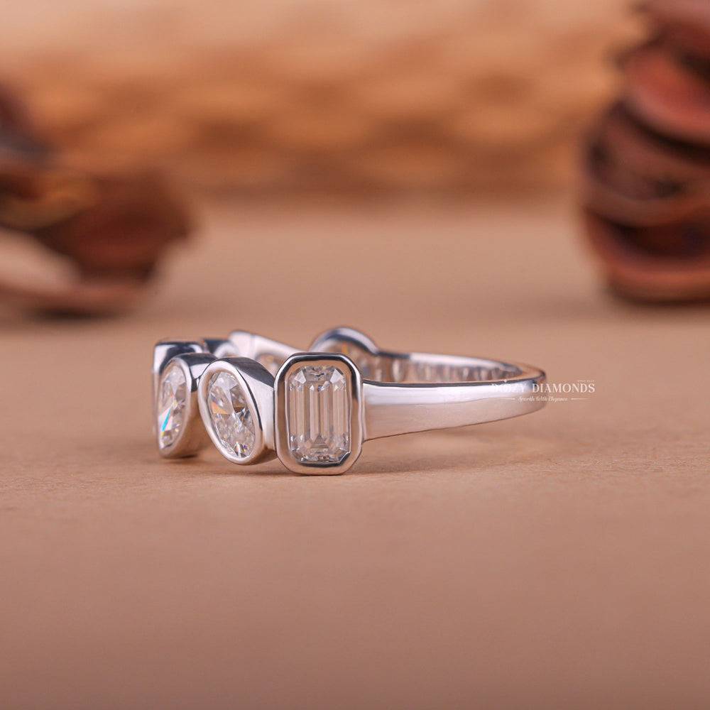 Shimmering diamond wedding band, Lustrous diamond wedding band, Radiating diamond wedding band, Brilliant diamond wedding band, Mesmerizing diamond wedding band, 