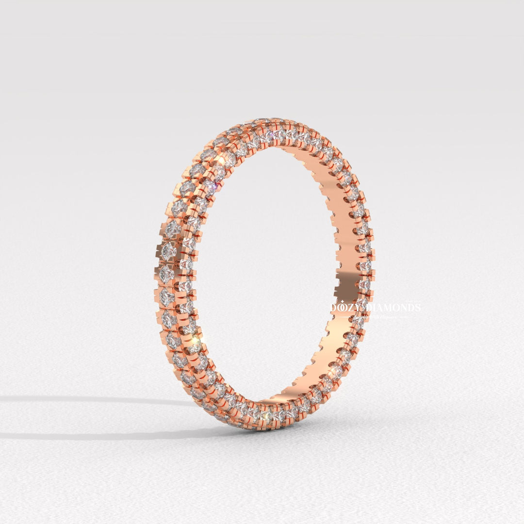 Flat wedding band
Comfort fit ring
Solid white gold band
Minimalist wedding ring