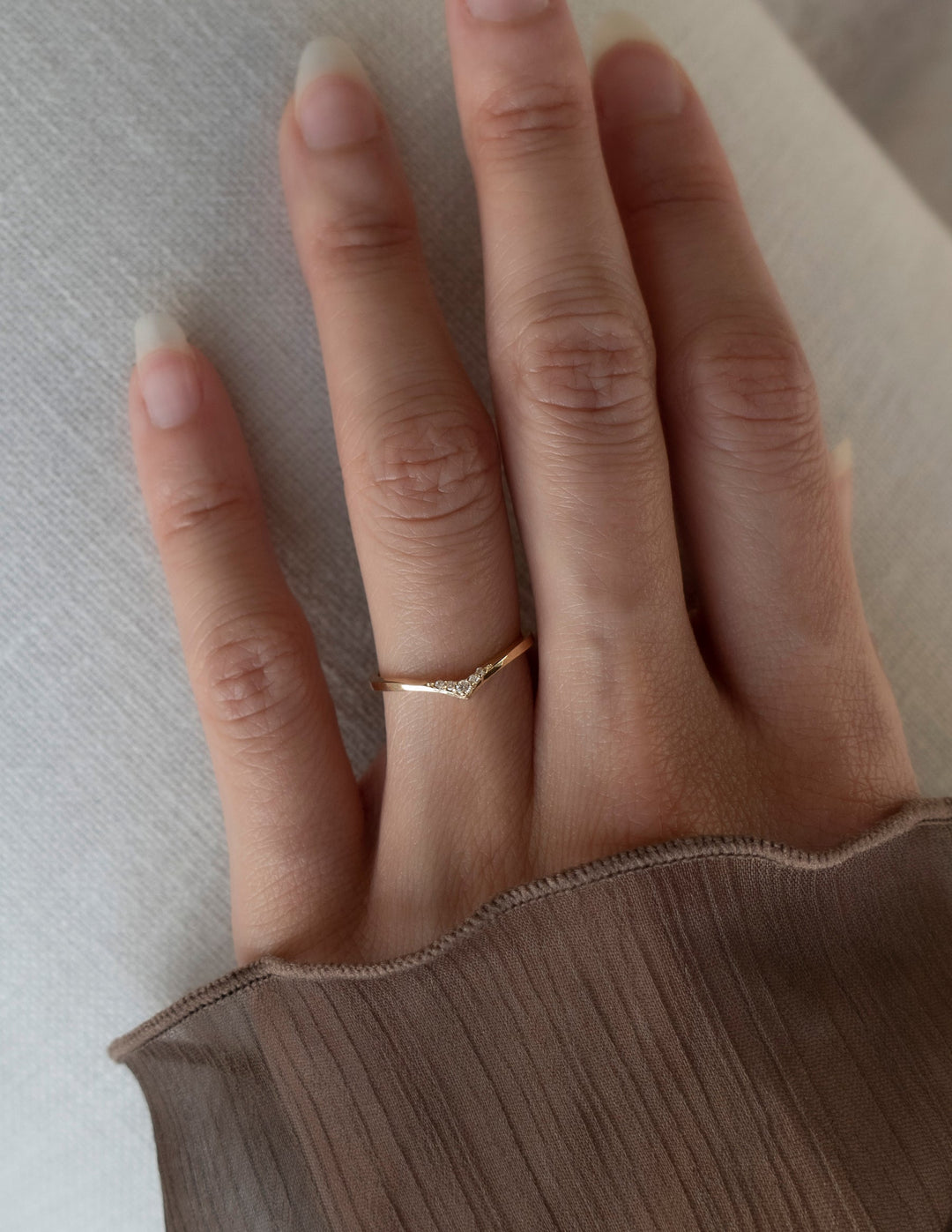 Round Diamond CVD EF/VVS Chevron Wedding Band