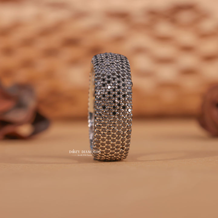 StylishBand
FineJewelry
LuxuryRing
ElegantBand
DaintyRing
