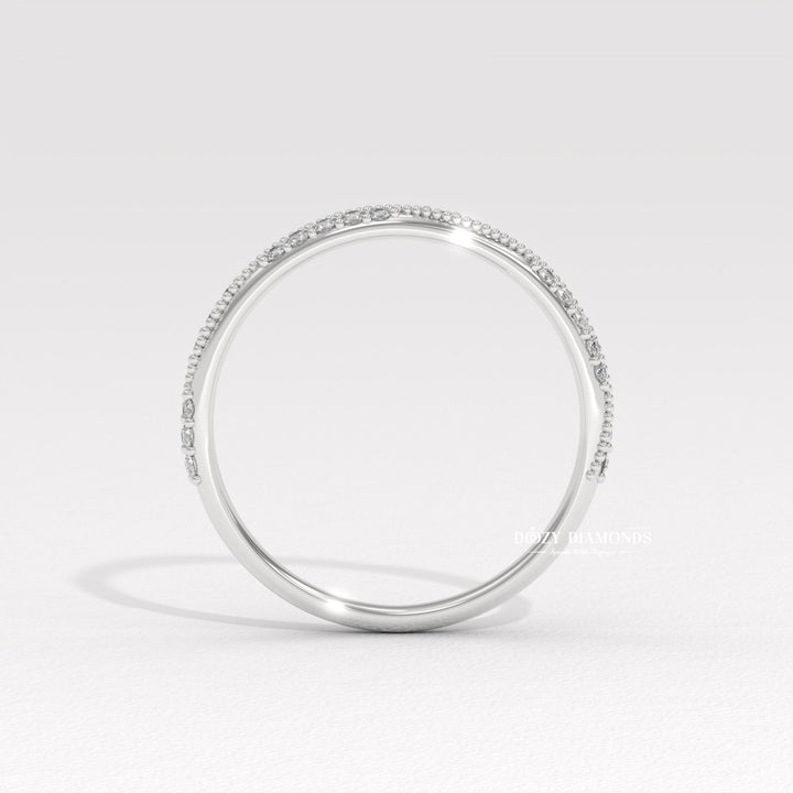 Victorian style ring
Unique bridal band
Sustainable diamond jewelry