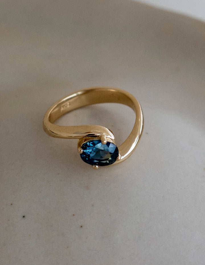 1.0CT-2.0CT Blue Sapphire Oval Cut Lab Grown Diamond Bypass Engagement Ring