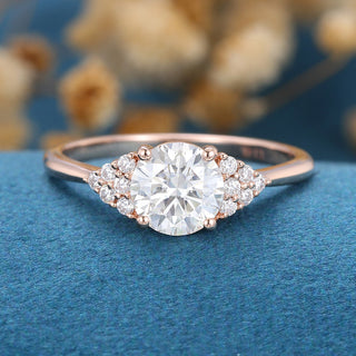 0-68-ct-round-shaped-moissanite-cluster-engagement-ring-4