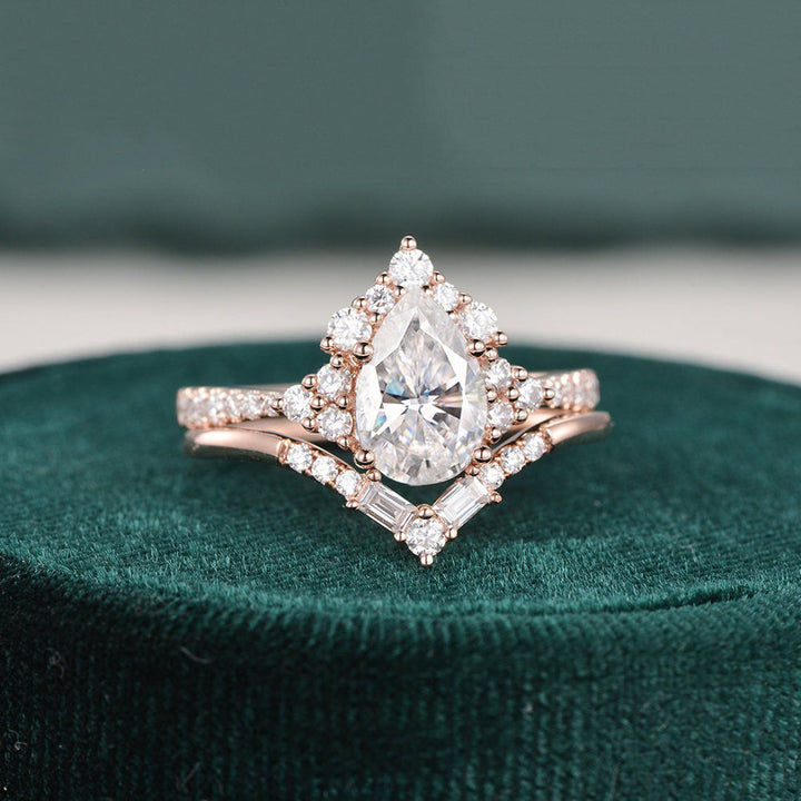 pear-cut-cluster-art-deco-moissanite-bridal-ring-set-1