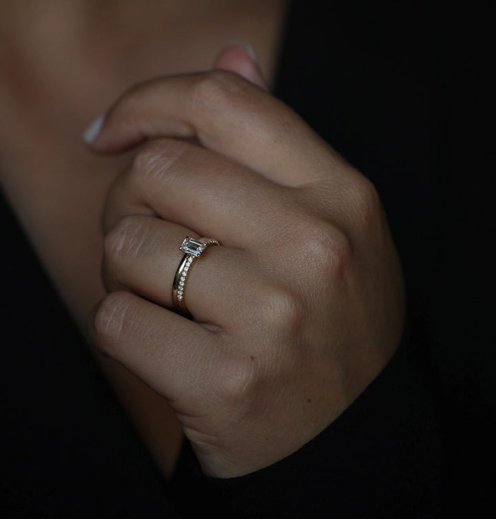 emerald cut engagement ring