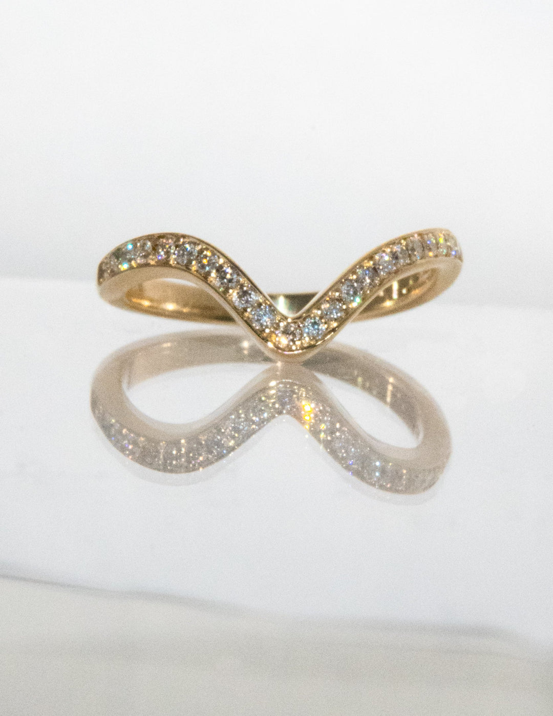 Round Diamond CVD EF/VVS V Shape Wedding Band For Her