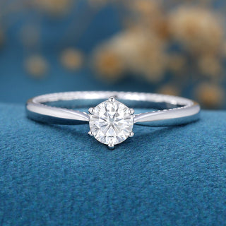 round-shaped-moissanite-solitaire-engagement-ring-3