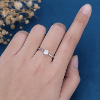 round-shaped-moissanite-solitaire-engagement-ring-3