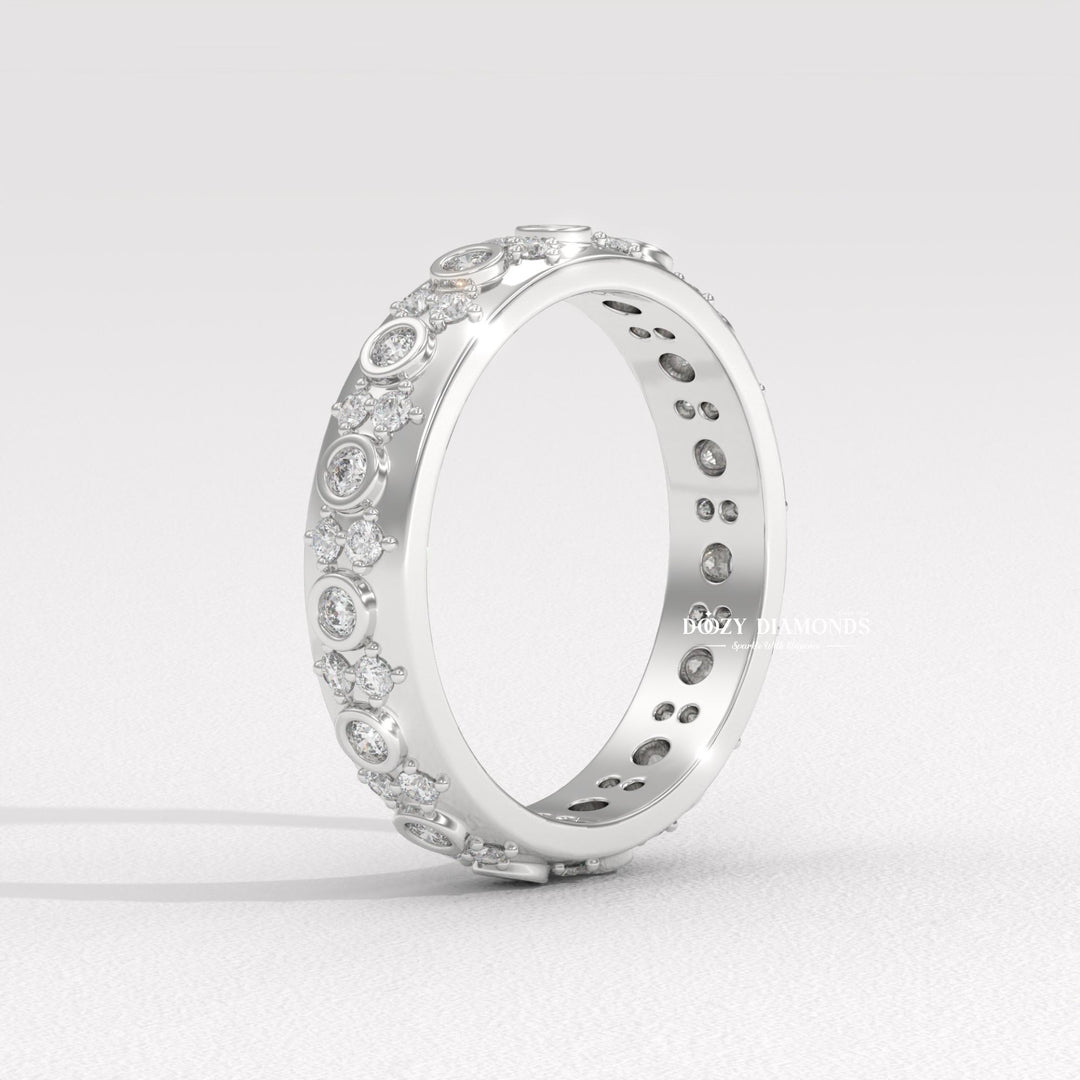Rose gold bezel band
Men’s flush set diamond ring
Women’s bezel wedding band