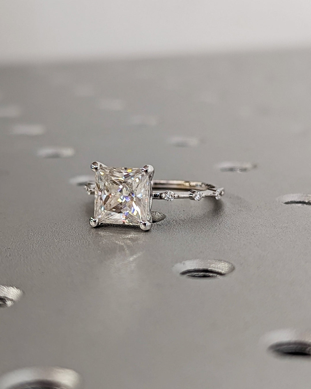 fine diamond jewelry ring with pave design