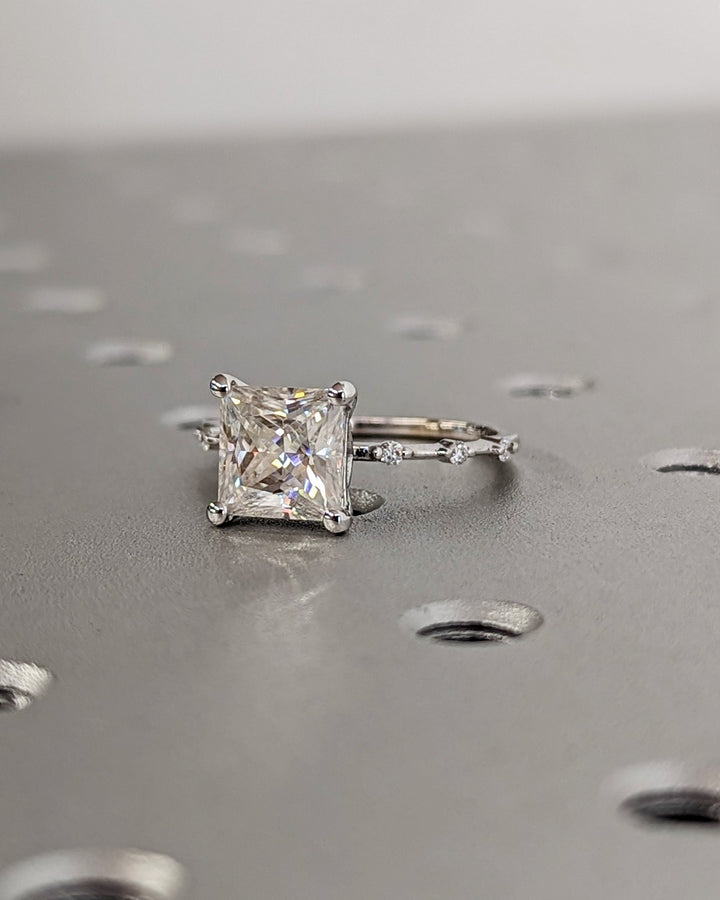 fine diamond jewelry ring with pave design