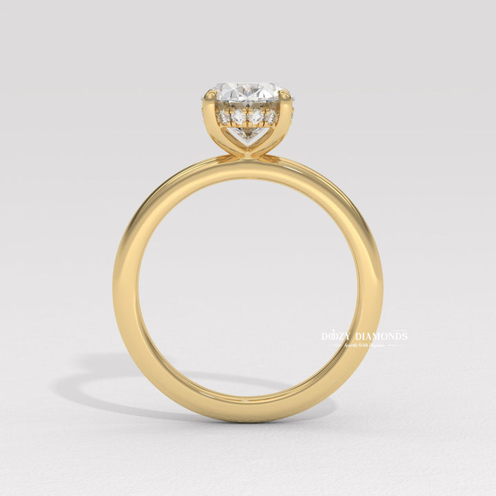 18k yellow gold oval ring
Yellow gold engagement ring
Oval diamond ring