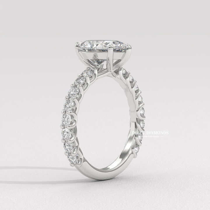 anniversary ring, promise ring, luxury jewelry, diamond jewelry, premium diamond ring, elegant engagement ring, timeless engagement ring, classic engagement ring, modern