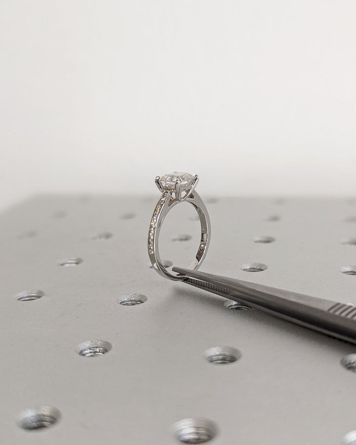, high clarity diamond ring