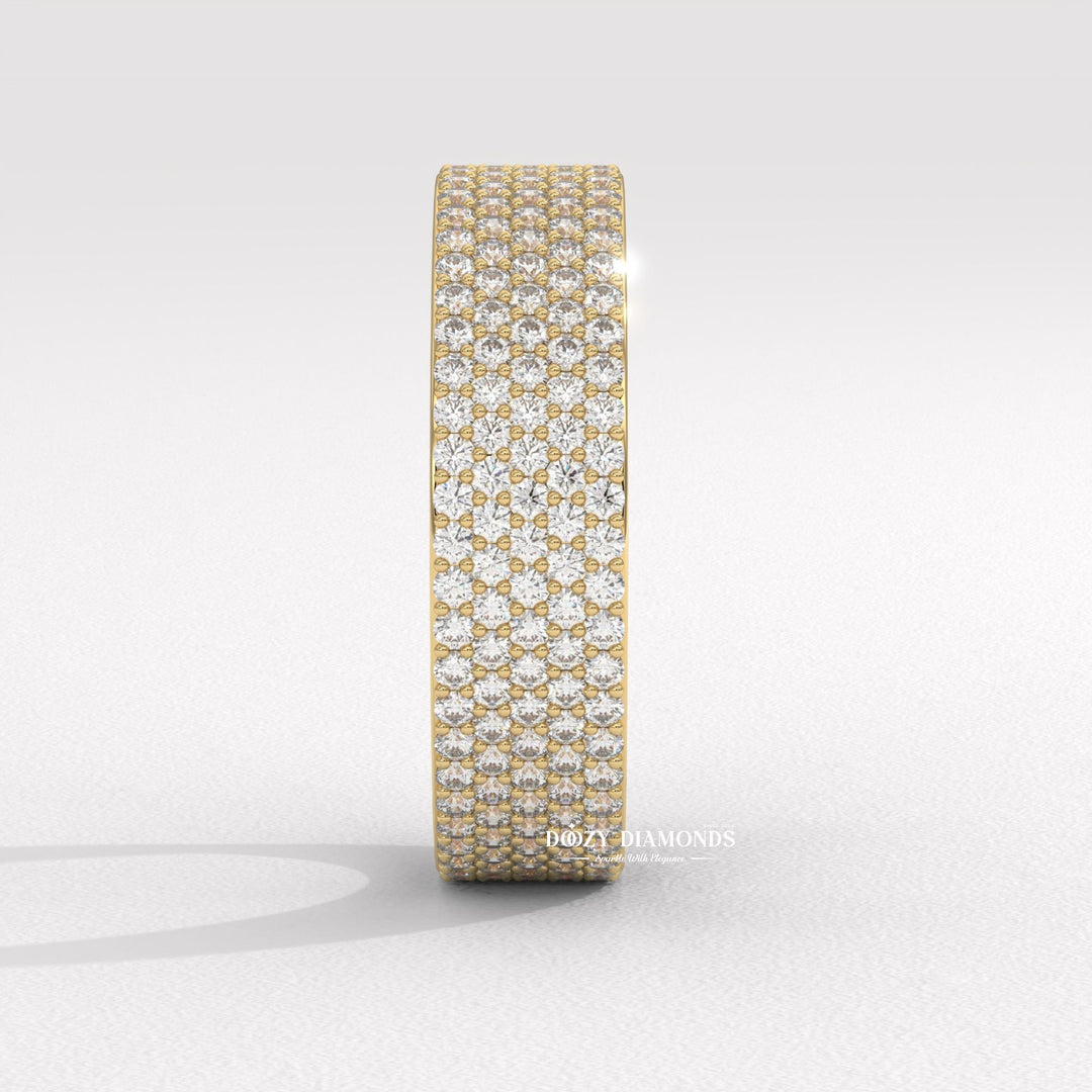 4.5mm gold band
Round brilliant band
Full eternity pave ring
