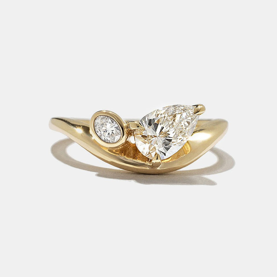 bezel diamond ring, bezel toi et moi ring, bezel two stone ring, toi et moi engagement ring, two stone engagement ring, dual stone ring, modern engagement ring, contemporary engagement ring,