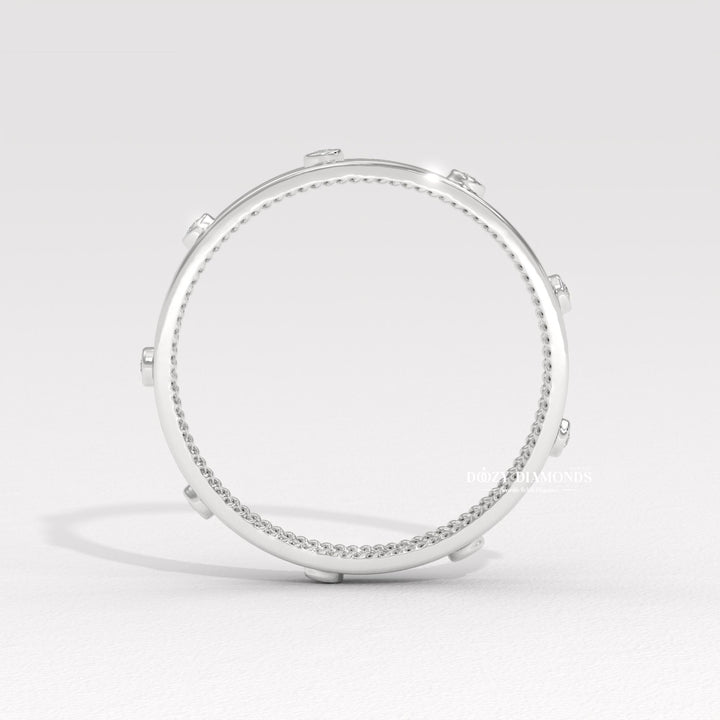 Round Diamond Flush Set Wedding Band