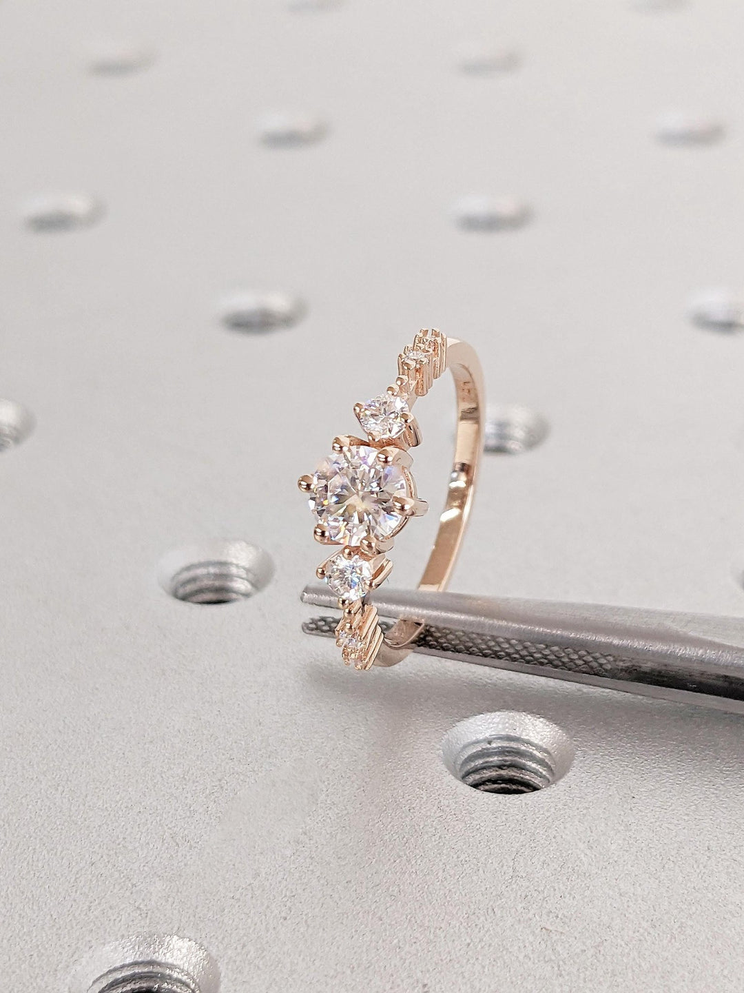 round diamond wedding jewelry