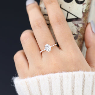 oval-shaped-moissanite-pave-setting-engagement-ring-7