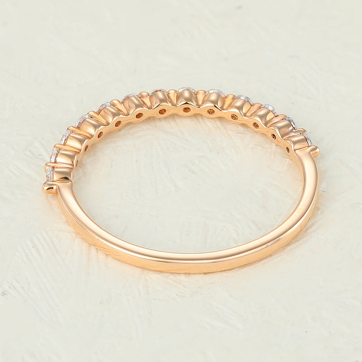 round-shaped-moissanite-minimalist-wedding-band