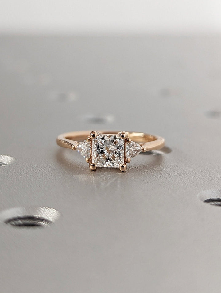 luxurious princess diamond ring,