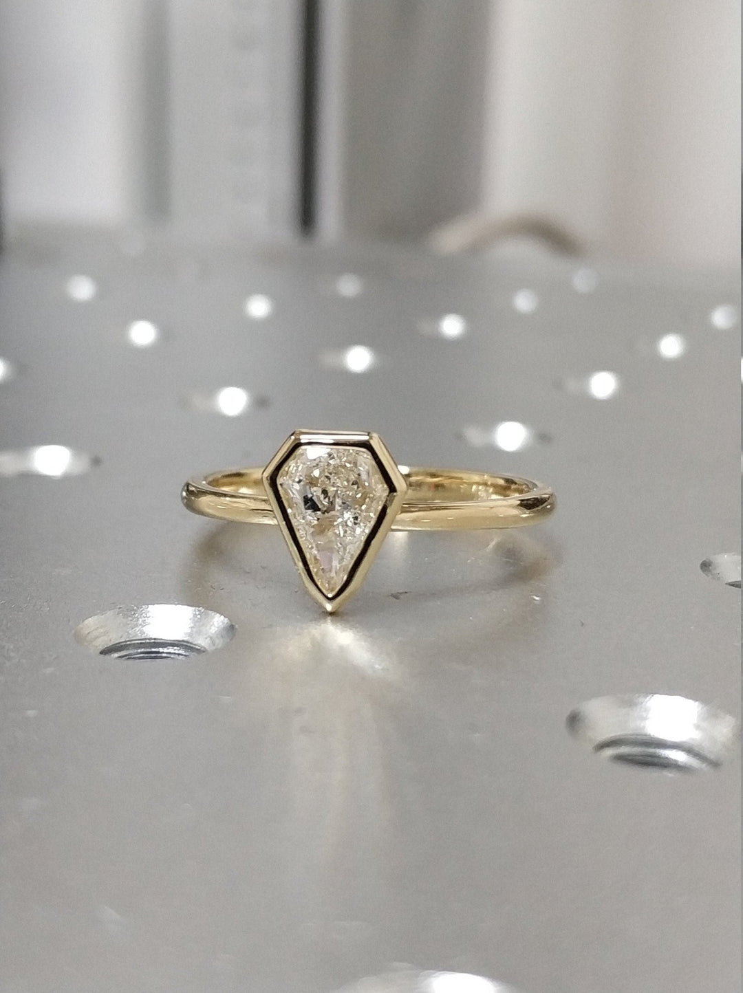 elegant kite diamond bridal accessory,