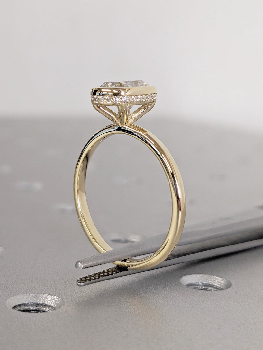 romantic engagement ring,